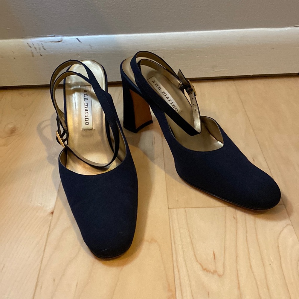 Ann Marino navy blue heels